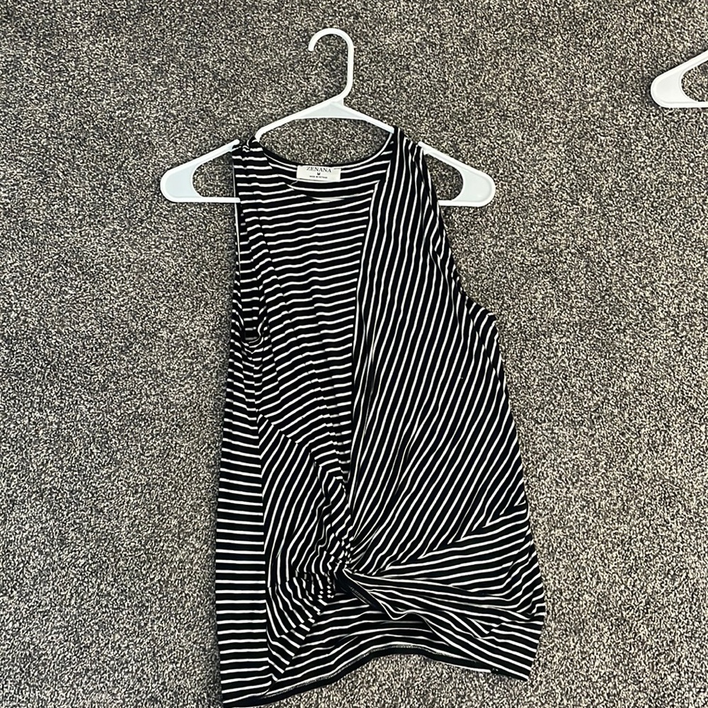 Black and White top (medium) - Zenana